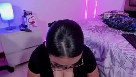 Snapshot of naughtyanamaria chatting on 01.11.25 Ana online show from 01.11.25