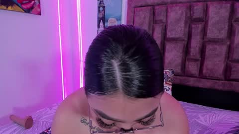 Snapshot of naughtyanamaria chatting on 01.12.25 Ana online show from 01.12.25