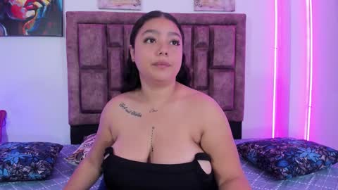 Snapshot of naughtyanamaria chatting on 10.22.25 Ana online show from 10.22.25