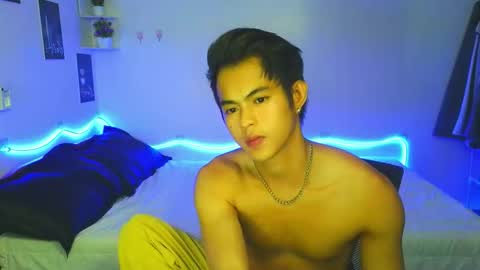 Snapshot of naughtyboylouie chatting on 10.20.25 Loue online show from 10.20.25