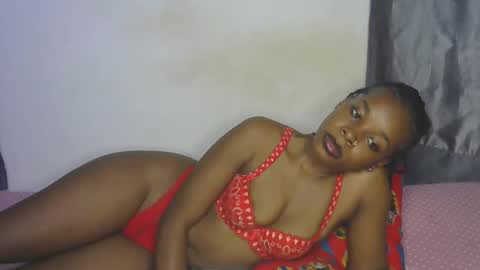 Snapshot of naughtyie chatting on 11.21.25 naughtyie online show from 11.21.25