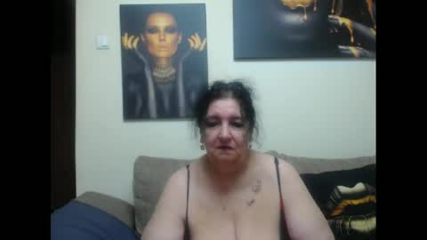 Snapshot of naughtykorin chatting on 06.15.26 korin online show from 06.15.26