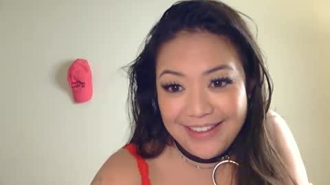 Snapshot of naughtymisslux chatting on 12.25.24 naughtymisslux online show from 12.25.24