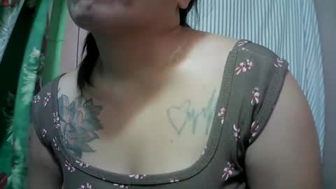 naughtymom_33 online show from 04.28.26