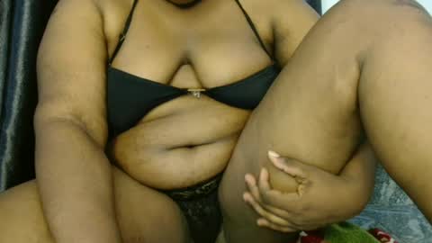 Snapshot of naughtyslut02 chatting on 06.15.26 naughtyslut02 online show from 06.15.26