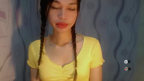 Snapshot of naughtysunshinepinay chatting on 05.27.26 Celine online show from 05.27.26