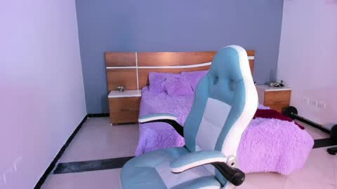 naugthy_brunette_ online show from 04.23.26