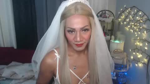 Snapshot of naugthy_hot_janna chatting on 11.12.25 Janna Mae online show from 11.12.25