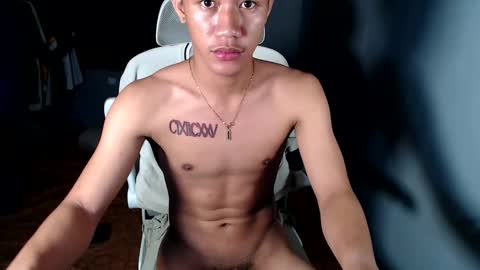 Snapshot of naugthyboyloy chatting on 04.14.26 Loy online show from 04.14.26