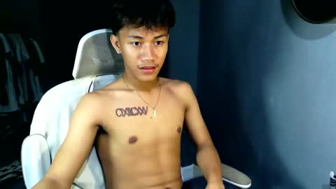 Snapshot of naugthyboyloy chatting on 05.04.26 Loy online show from 05.04.26