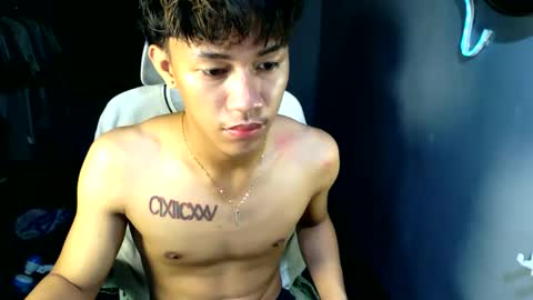 Snapshot of naugthyboyloy chatting on 05.13.26 Loy online show from 05.13.26
