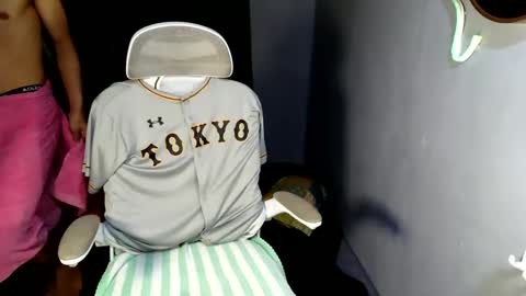 Snapshot of naugthyboyloy chatting on 05.15.26 Loy online show from 05.15.26
