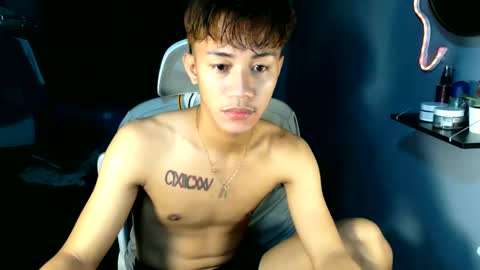 Snapshot of naugthyboyloy chatting on 05.25.26 Loy online show from 05.25.26