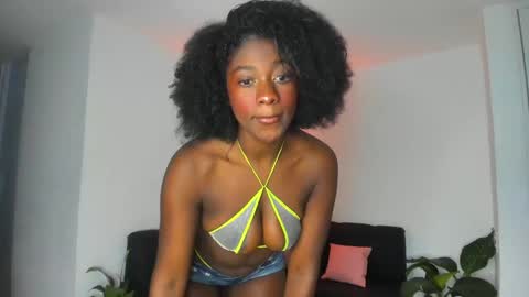 Snapshot of nayah_williams chatting on 12.18.24 Nayah Williams - OnlyFans online show from 12.18.24