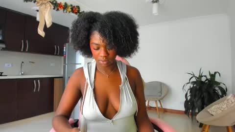 Snapshot of nayah_williams chatting on 12.18.25 Nayah Williams - OnlyFans online show from 12.18.25