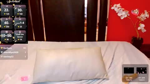 Lady Nayla online show from 02.12.25