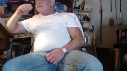 Snapshot of nctitanman chatting on 12.15.25 Seth online show from 12.15.25
