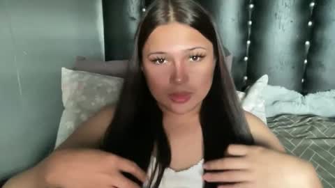 Snapshot of needyou_xxx chatting on 03.12.26 karla online show from 03.12.26