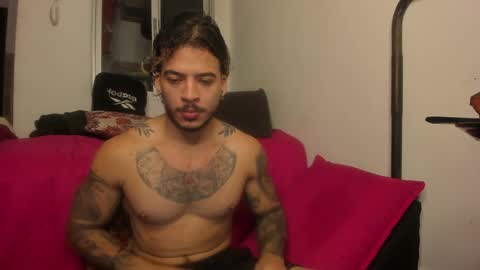 Snapshot of neeii chatting on 01.05.25 Nei turn green online show from 01.05.25