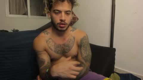 Snapshot of neeii chatting on 01.21.25 Nei turn green online show from 01.21.25