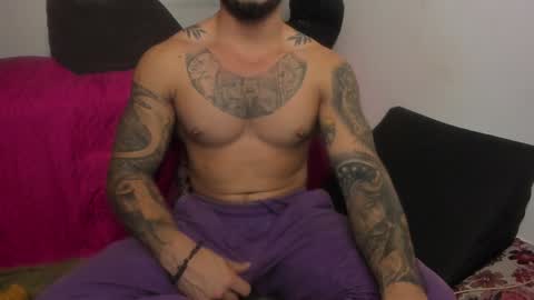 Snapshot of neeii chatting on 02.05.25 Nei turn green online show from 02.05.25