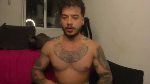 Snapshot of neeii chatting on 02.10.25 Nei turn green online show from 02.10.25