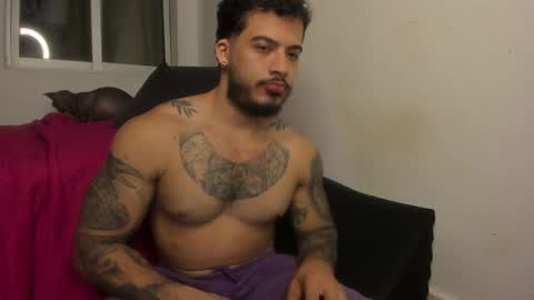 Snapshot of neeii chatting on 03.05.25 Nei turn green online show from 03.05.25