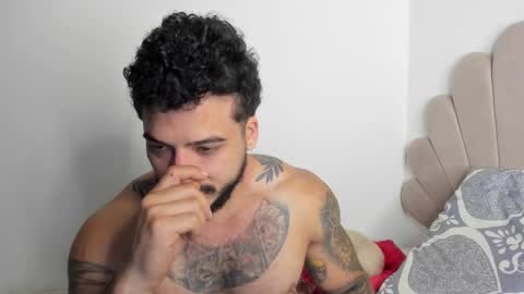 Snapshot of neeii chatting on 09.11.25 Nei turn green online show from 09.11.25