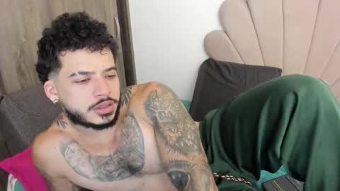 Snapshot of neeii chatting on 09.27.25 Nei turn green online show from 09.27.25