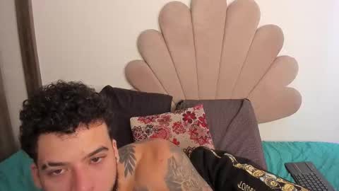 Snapshot of neeii chatting on 10.03.25 Nei turn green online show from 10.03.25