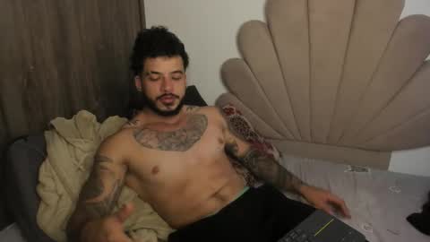 Snapshot of neeii chatting on 10.18.25 Nei turn green online show from 10.18.25