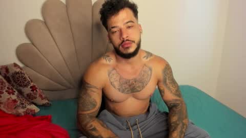 Snapshot of neeii chatting on 10.21.25 Nei turn green online show from 10.21.25