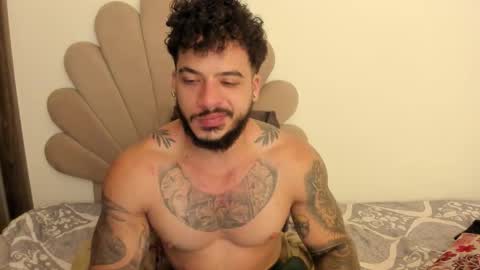 Snapshot of neeii chatting on 12.19.25 Nei turn green online show from 12.19.25