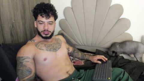 Snapshot of neeii chatting on 12.22.25 Nei turn green online show from 12.22.25