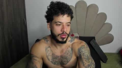 Snapshot of neeii chatting on 01.10.26 Nei turn green online show from 01.10.26