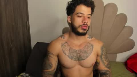 Snapshot of neeii chatting on 01.11.26 Nei turn green online show from 01.11.26