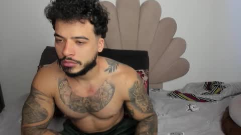 Snapshot of neeii chatting on 01.12.26 Nei turn green online show from 01.12.26