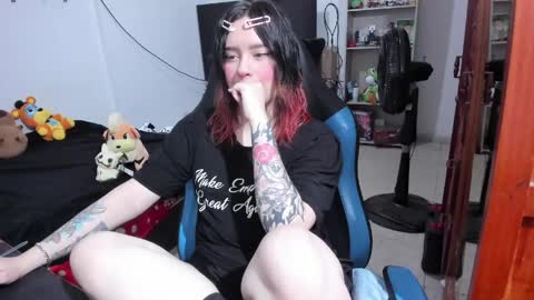 Geek Nicole    im Neeko UwU online show from 04.25.26