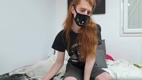 Snapshot of neko_nyaaa chatting on 01.21.25 Neko online show from 01.21.25