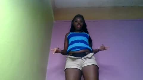 Snapshot of nelly_ebony5 chatting on 06.25.26 nelly_ebony5 online show from 06.25.26