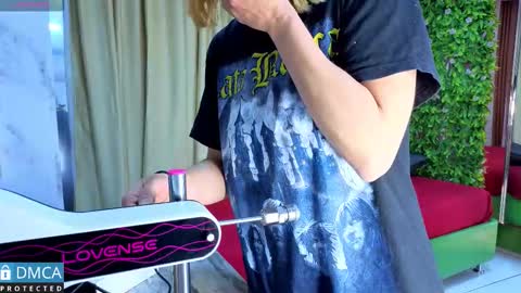 Salome Nena cupcake online show from 02.02.26