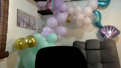 Snapshot of nena_lov chatting on 06.17.26 Star online show from 06.17.26
