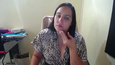 Snapshot of neny445 chatting on 12.10.24 kelly lopez online show from 12.10.24