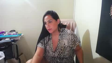 Snapshot of neny445 chatting on 12.30.24 kelly lopez online show from 12.30.24
