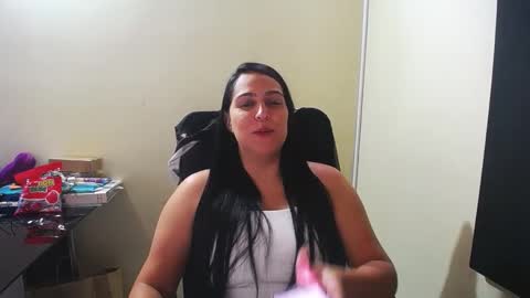 Snapshot of neny445 chatting on 01.09.25 kelly lopez online show from 01.09.25