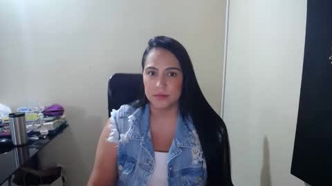 Snapshot of neny445 chatting on 01.29.25 kelly lopez online show from 01.29.25