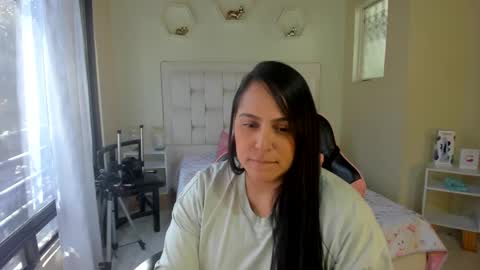 Snapshot of neny445 chatting on 03.08.25 kelly lopez online show from 03.08.25