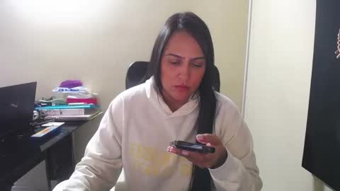 Snapshot of neny445 chatting on 10.13.25 kelly lopez online show from 10.13.25