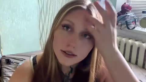 Snapshot of neomimaddern chatting on 07.19.26 neomimaddern online show from 07.19.26