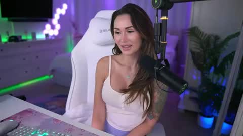 Sasha West online show from 11.11.25